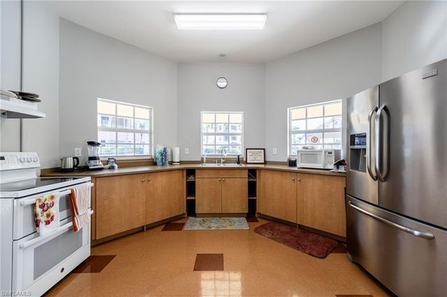 1121 Van Loon Commons CIR 305, Cape Coral, FL 33909