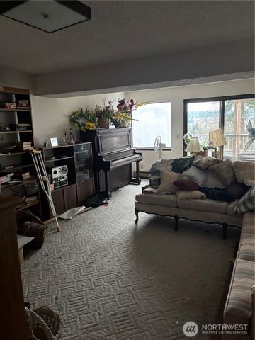 2405 Terrace Drive SE, Puyallup, WA 98372