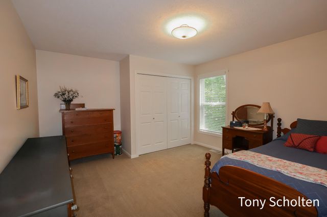 7260 Oaklane Court, Hudsonville, MI 49426
