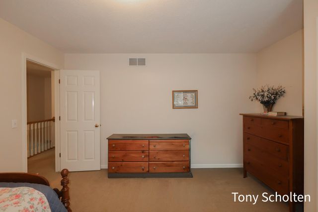 7260 Oaklane Court, Hudsonville, MI 49426