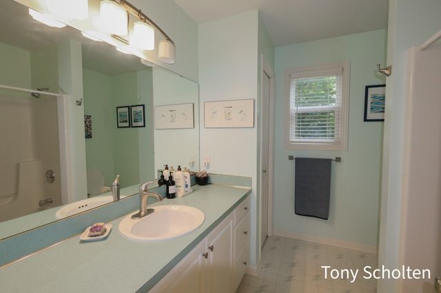 7260 Oaklane Court, Hudsonville, MI 49426