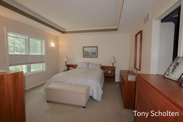 7260 Oaklane Court, Hudsonville, MI 49426