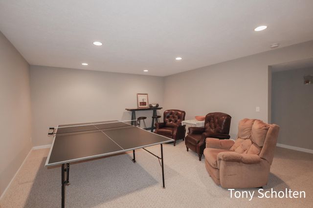 7260 Oaklane Court, Hudsonville, MI 49426