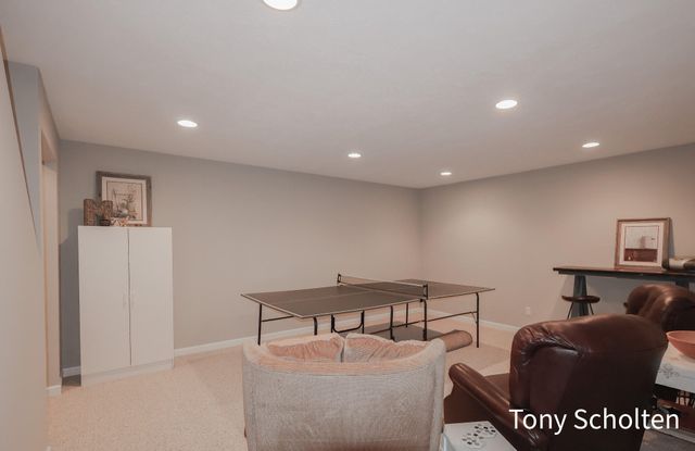 7260 Oaklane Court, Hudsonville, MI 49426