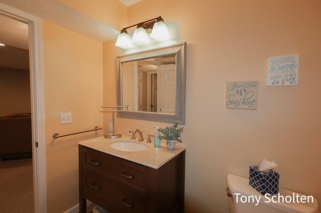 7260 Oaklane Court, Hudsonville, MI 49426