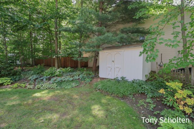 7260 Oaklane Court, Hudsonville, MI 49426
