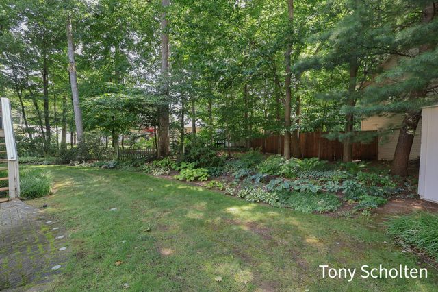 7260 Oaklane Court, Hudsonville, MI 49426