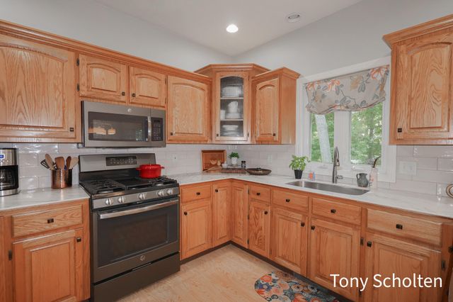 7260 Oaklane Court, Hudsonville, MI 49426