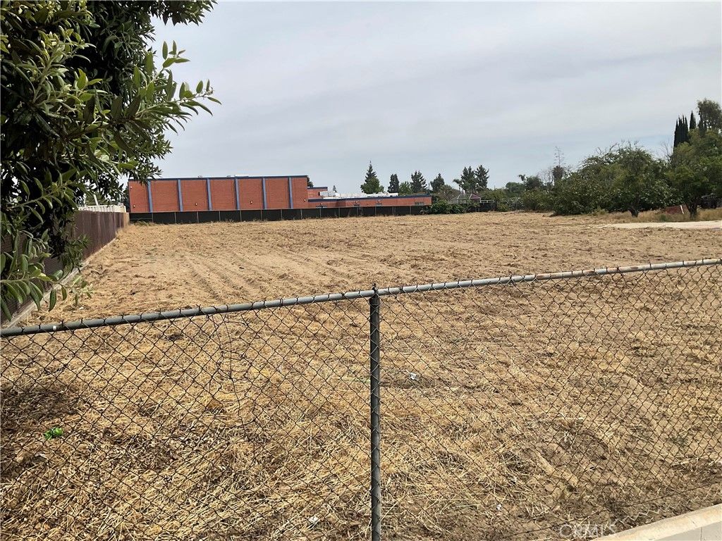 1760 S Towne, Pomona, CA 91766