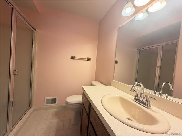 11 Oxford Court, Dearborn, MI 48124