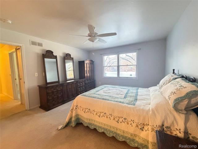 11 Oxford Court, Dearborn, MI 48124