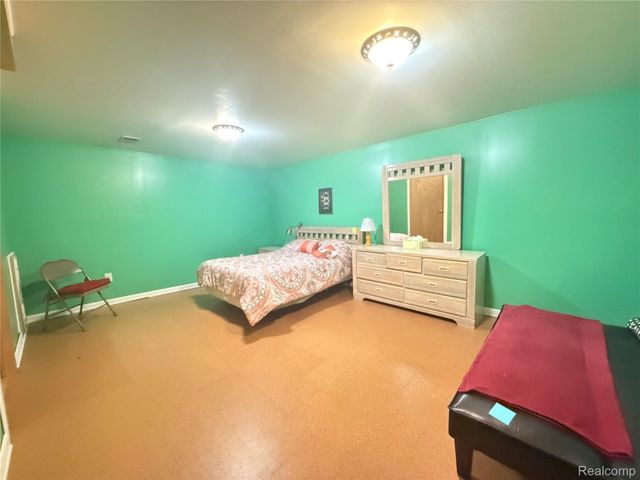 11 Oxford Court, Dearborn, MI 48124