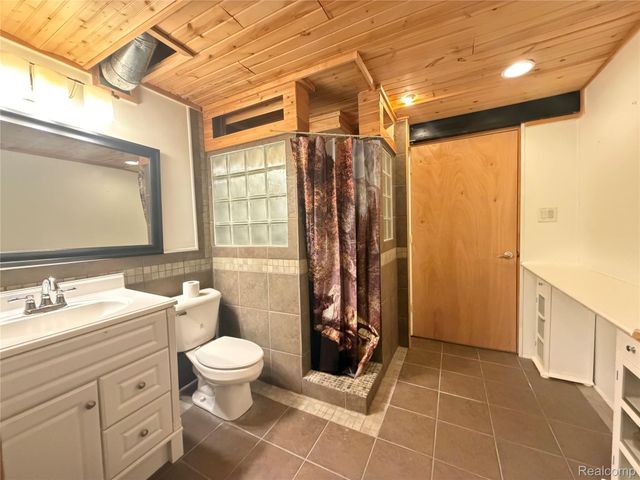 11 Oxford Court, Dearborn, MI 48124