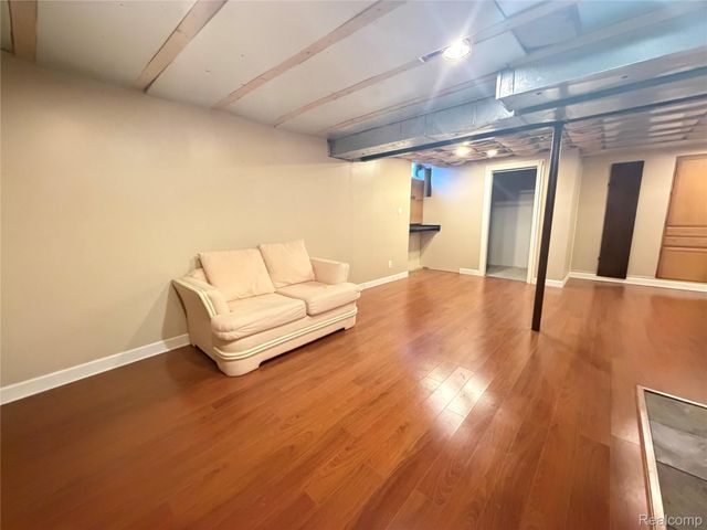 11 Oxford Court, Dearborn, MI 48124