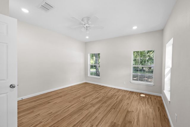 607 E Duval St., Troup, TX 75789