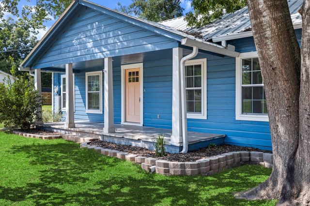 607 E Duval St., Troup, TX 75789