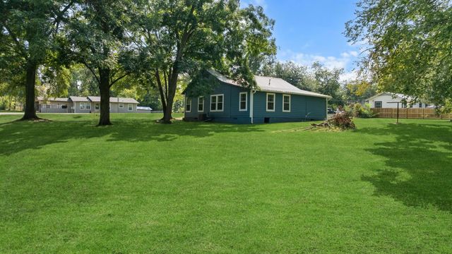 607 E Duval St., Troup, TX 75789