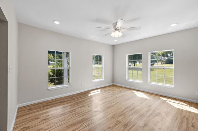 607 E Duval St., Troup, TX 75789