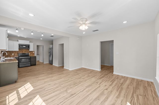 607 E Duval St., Troup, TX 75789