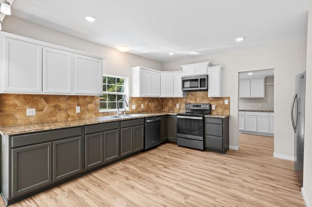 607 E Duval St., Troup, TX 75789