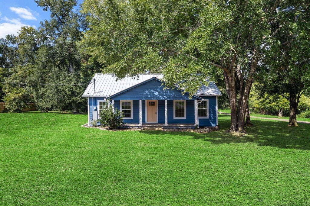 607 E Duval St., Troup, TX 75789