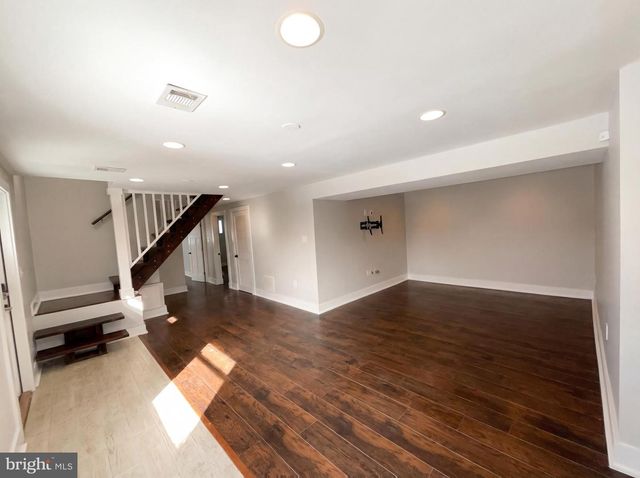 6515 CARRIAGE DR, Alexandria, VA 22310