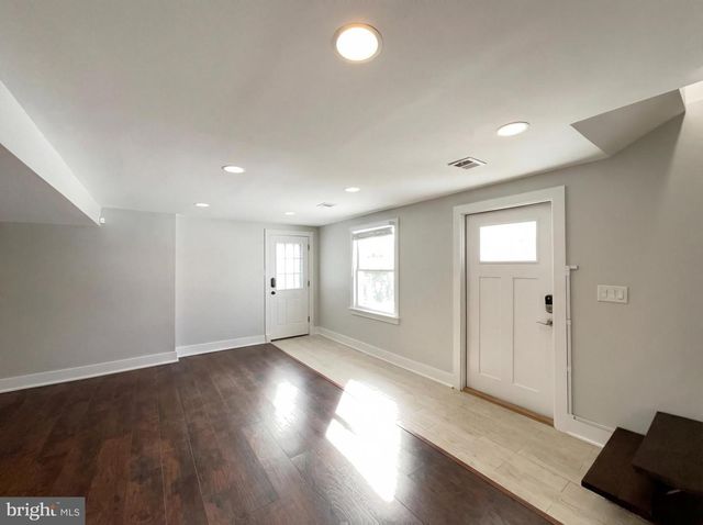 6515 CARRIAGE DR, Alexandria, VA 22310