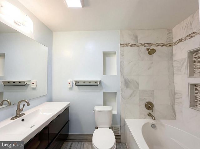 6515 CARRIAGE DR, Alexandria, VA 22310