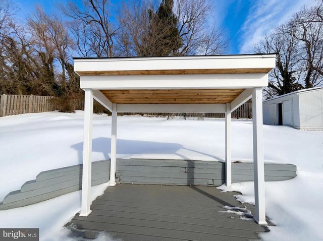 6515 CARRIAGE DR, Alexandria, VA 22310