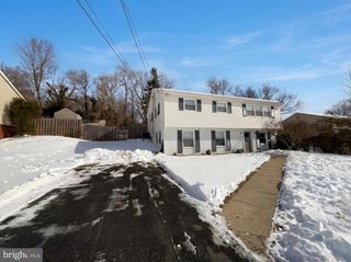 6515 CARRIAGE DR, Alexandria, VA 22310