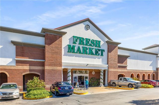 524 Bryn Mawr NW Lane, Atlanta, GA 30327