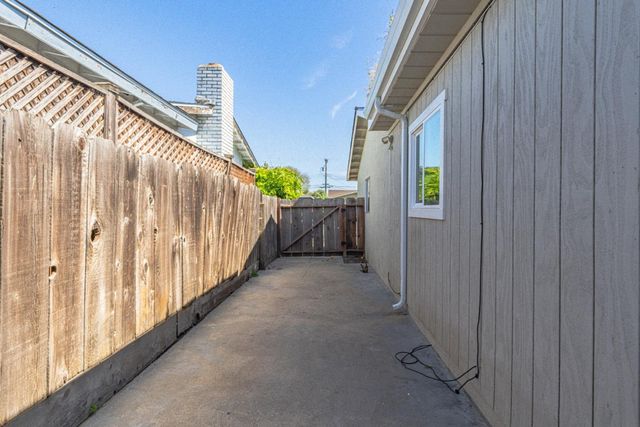 43 Saint Brendan Way, Salinas, CA 93906