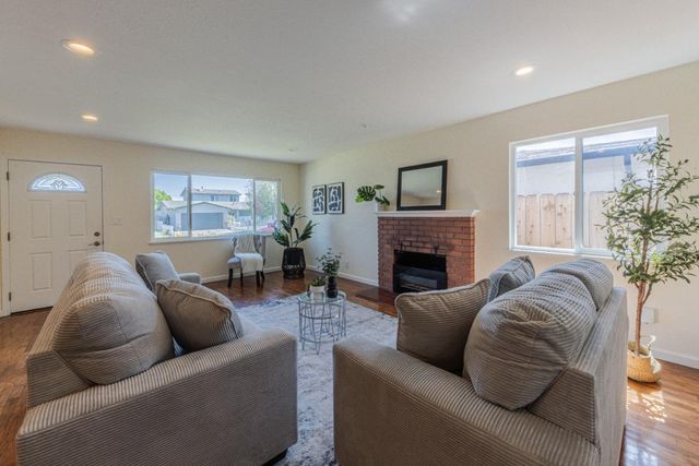 43 Saint Brendan Way, Salinas, CA 93906