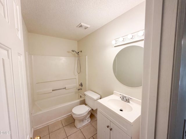 328 Thornwood Lane, Youngsville, NC 27596