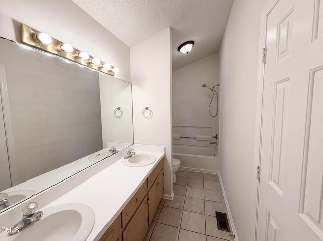 328 Thornwood Lane, Youngsville, NC 27596