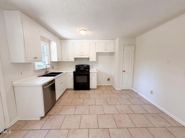 328 Thornwood Lane, Youngsville, NC 27596