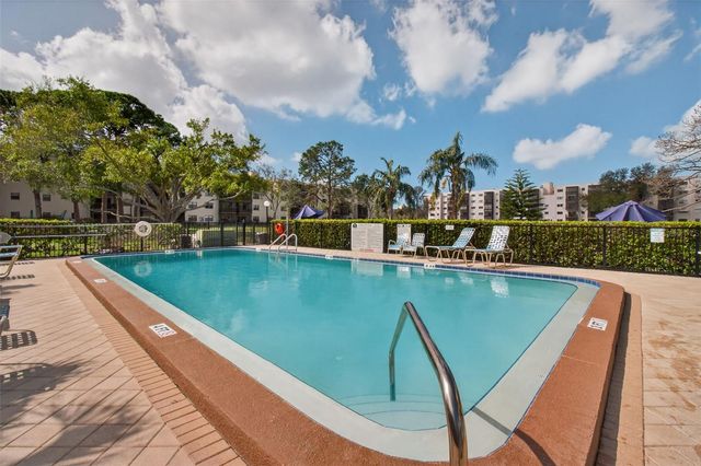 5705 80TH STREET N 309, St Petersburg, FL 33709