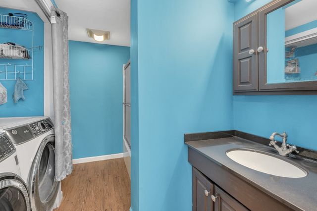 100 Hilltop Rd, Dracut, MA 01826
