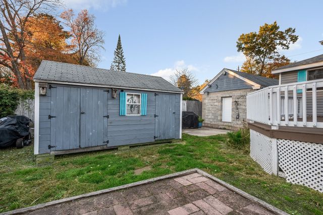 100 Hilltop Rd, Dracut, MA 01826