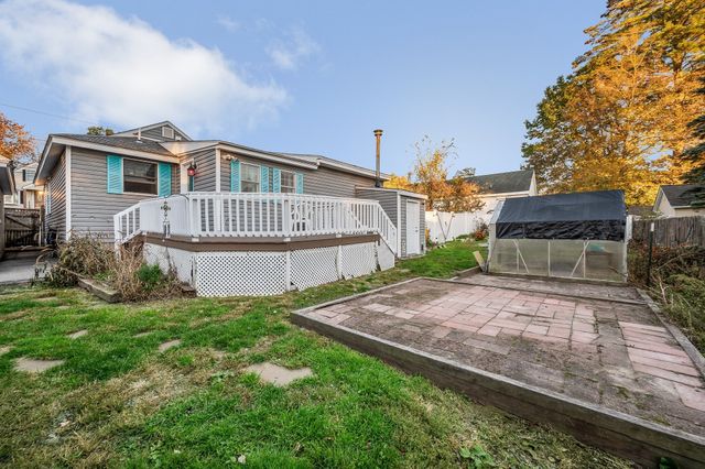 100 Hilltop Rd, Dracut, MA 01826