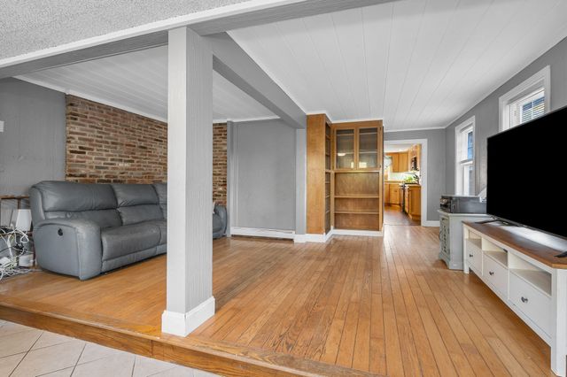 100 Hilltop Rd, Dracut, MA 01826