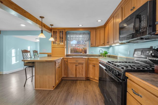 100 Hilltop Rd, Dracut, MA 01826