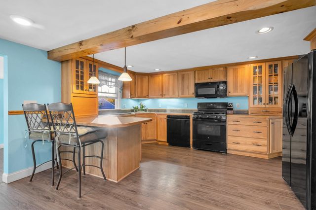 100 Hilltop Rd, Dracut, MA 01826