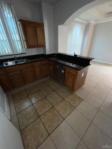 618 Dfw Drive 2, Edinburg, TX 78539