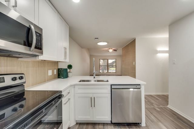 13737 Flagstone Lane, Dallas, TX 75240