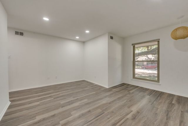 13737 Flagstone Lane, Dallas, TX 75240