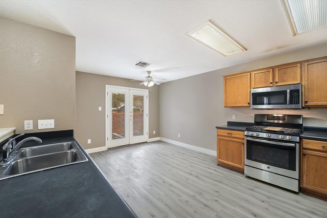 1911 Coachlamp DR, Cedar Park, TX 78613