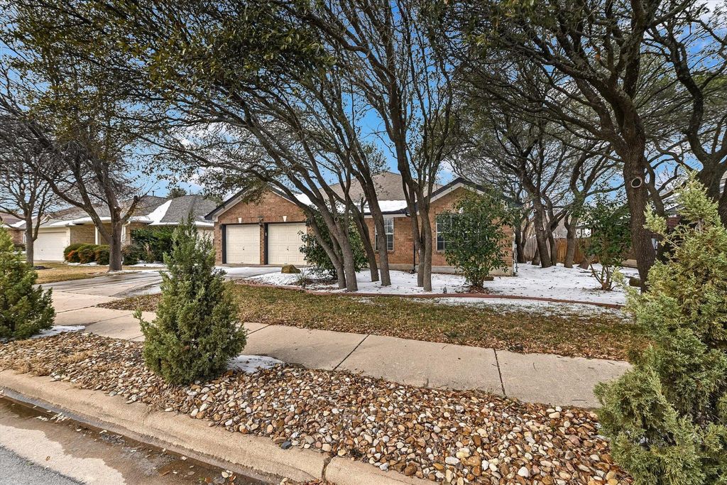 1911 Coachlamp DR, Cedar Park, TX 78613