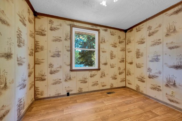 125 Lynn Ln, Charlotte, TN 37036