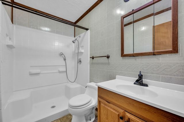 125 Lynn Ln, Charlotte, TN 37036